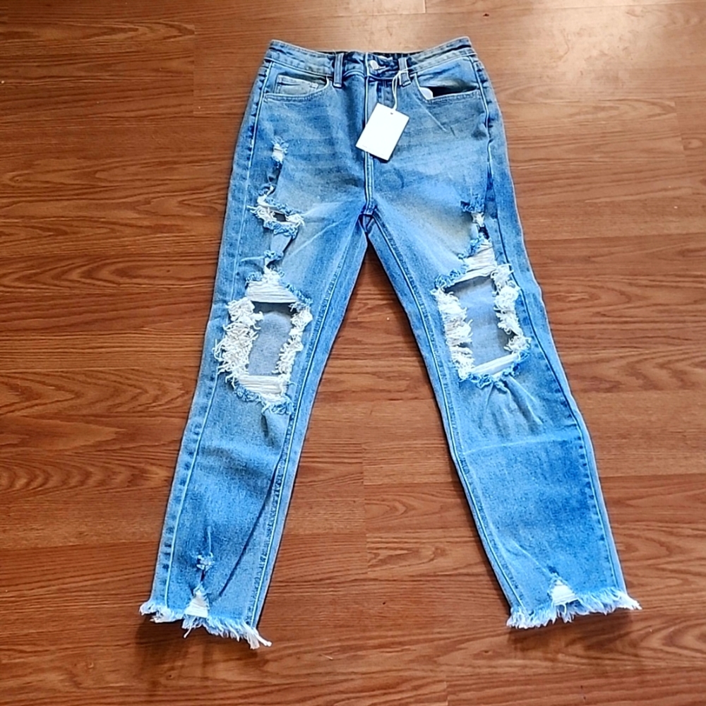 Cello High Rise Distressed women's Juniors jeans NWT